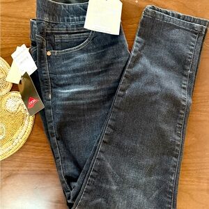 New With Tags (NWT) - Democracy Dark Indigo Wash Straight Leg Jeans - Size 8